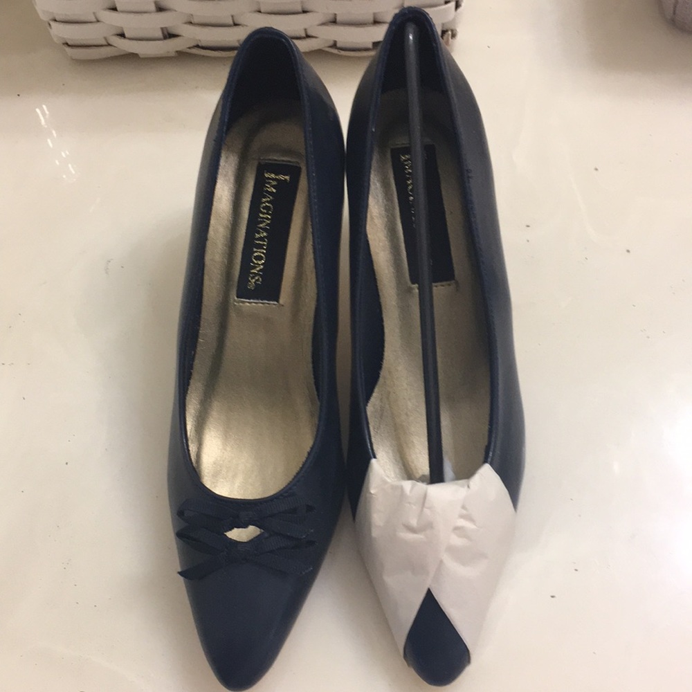 NWT Vintage Imaginations Heels